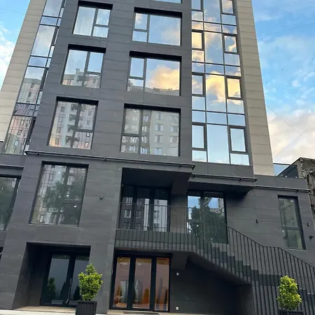 Urban Elegance Apartment *