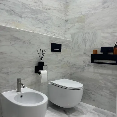 Urban Elegance Apartment *
